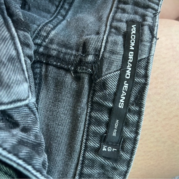 Volcom black denim skirt - Picture 3 of 3